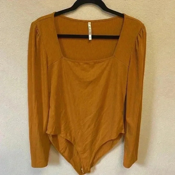 Women’s Ribbed Long Sleeved Bodysuit - Picture 6 of 6